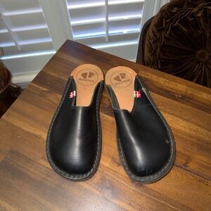 Duck Feet Blavand Clog Black Leather Slip On Women's EU Size 39 / US 8.5 - 9